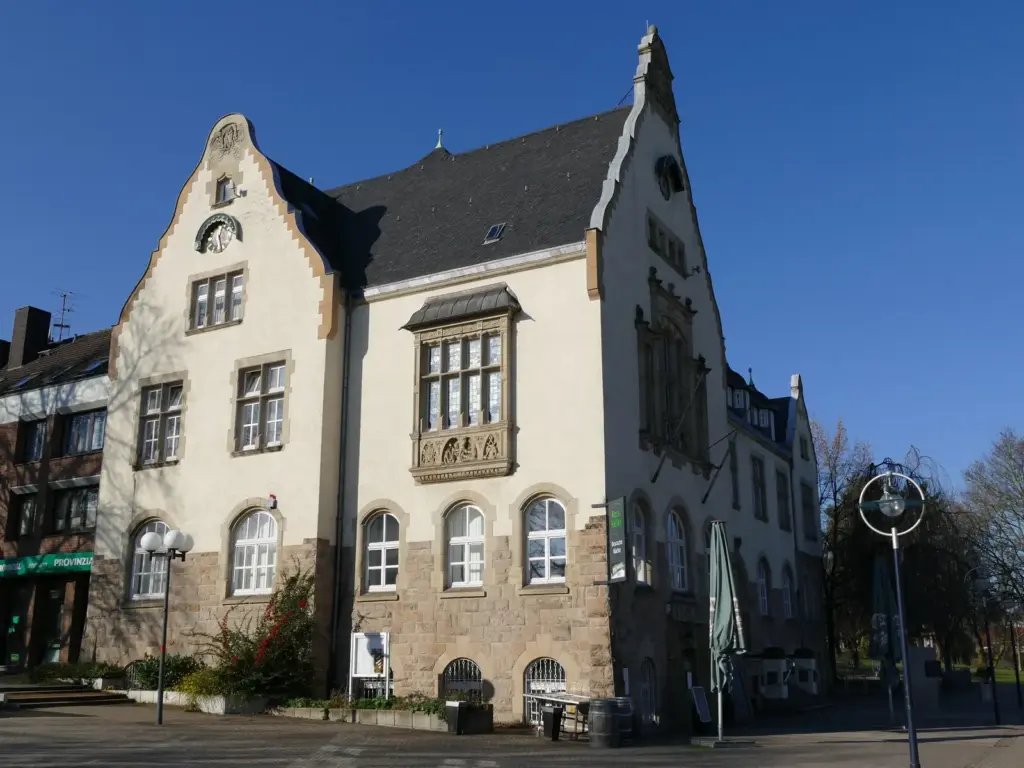 Amtshaus Aplerbeck von 1907 am Marktplatz in Dortmund-Aplerbeck.